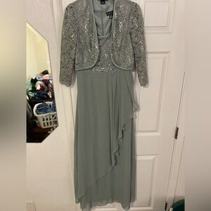 Beautiful green Jessica Howard dress size 6